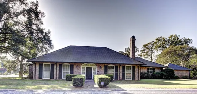 $824,900 | 900 Williams Avenue, Natchitoches, LA 71457