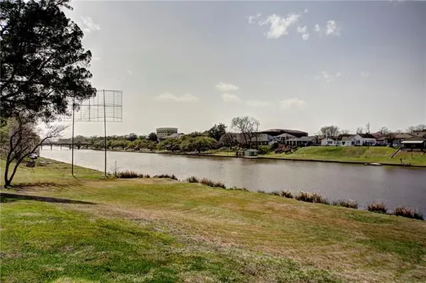 $824,900 | 900 Williams Avenue, Natchitoches, LA 71457