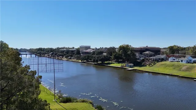 $824,900 | 900 Williams Avenue, Natchitoches, LA 71457