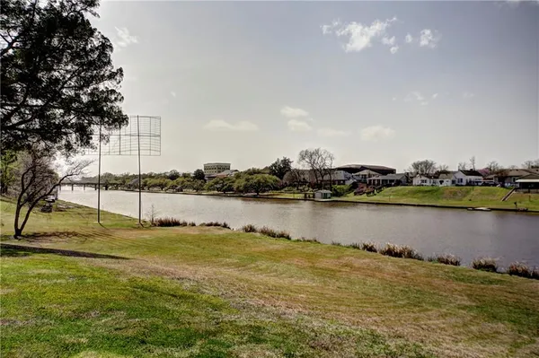 $824,900 | 900 Williams Avenue, Natchitoches, LA 71457