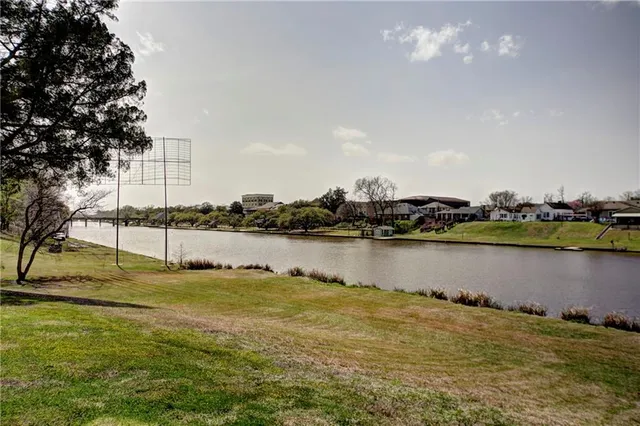 $824,900 | 900 Williams Avenue, Natchitoches, LA 71457