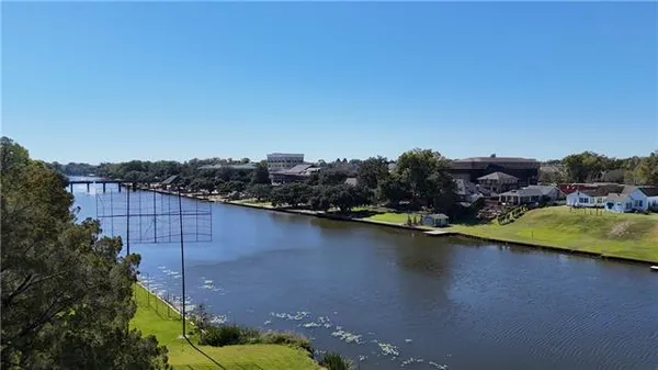 $824,900 | 900 Williams Avenue, Natchitoches, LA 71457