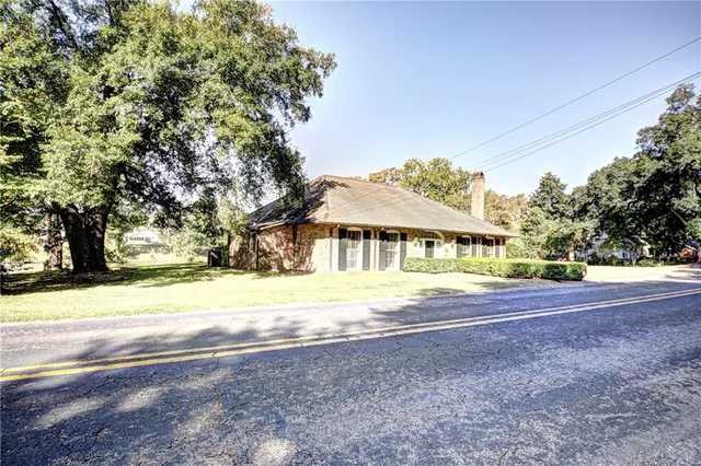 $824,900 | 900 Williams Avenue, Natchitoches, LA 71457