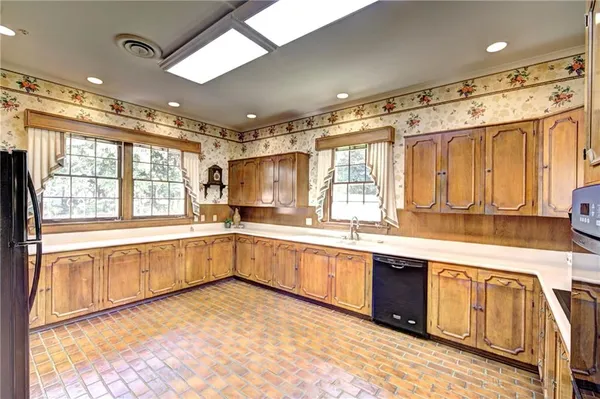 $824,900 | 900 Williams Avenue, Natchitoches, LA 71457