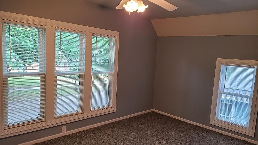 323 Rome Avenue Rockford, IL 61107 - Photo 7 of 12 Gallery Image 7