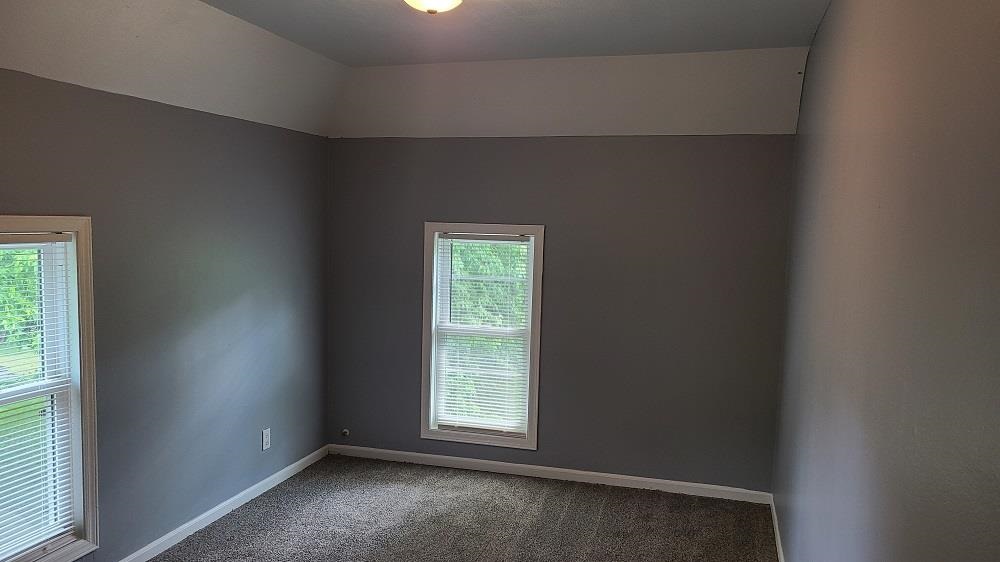 323 Rome Avenue Rockford, IL 61107 - Photo 8 of 12 Gallery Image 8