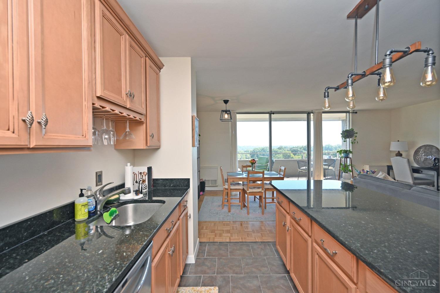 2324 Madison Road, Unit 1105 Cincinnati, OH 45208 - Photo 21 of 40 Gallery Image 21
