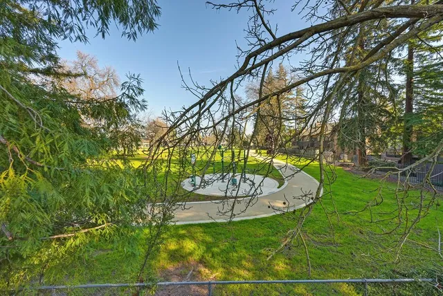 $350,000 | 796 Woodside Lane East, Unit 7, Sacramento, CA 95825