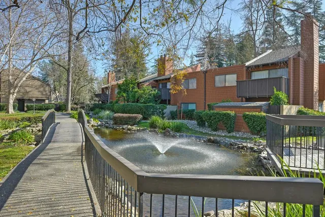 $350,000 | 796 Woodside Lane East, Unit 7, Sacramento, CA 95825