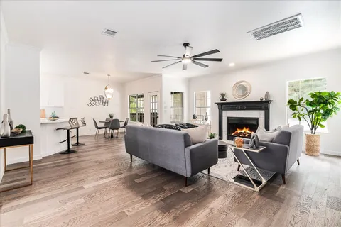 $849,000 | 201 Timpanagos Drive, Lakeway, TX 78734