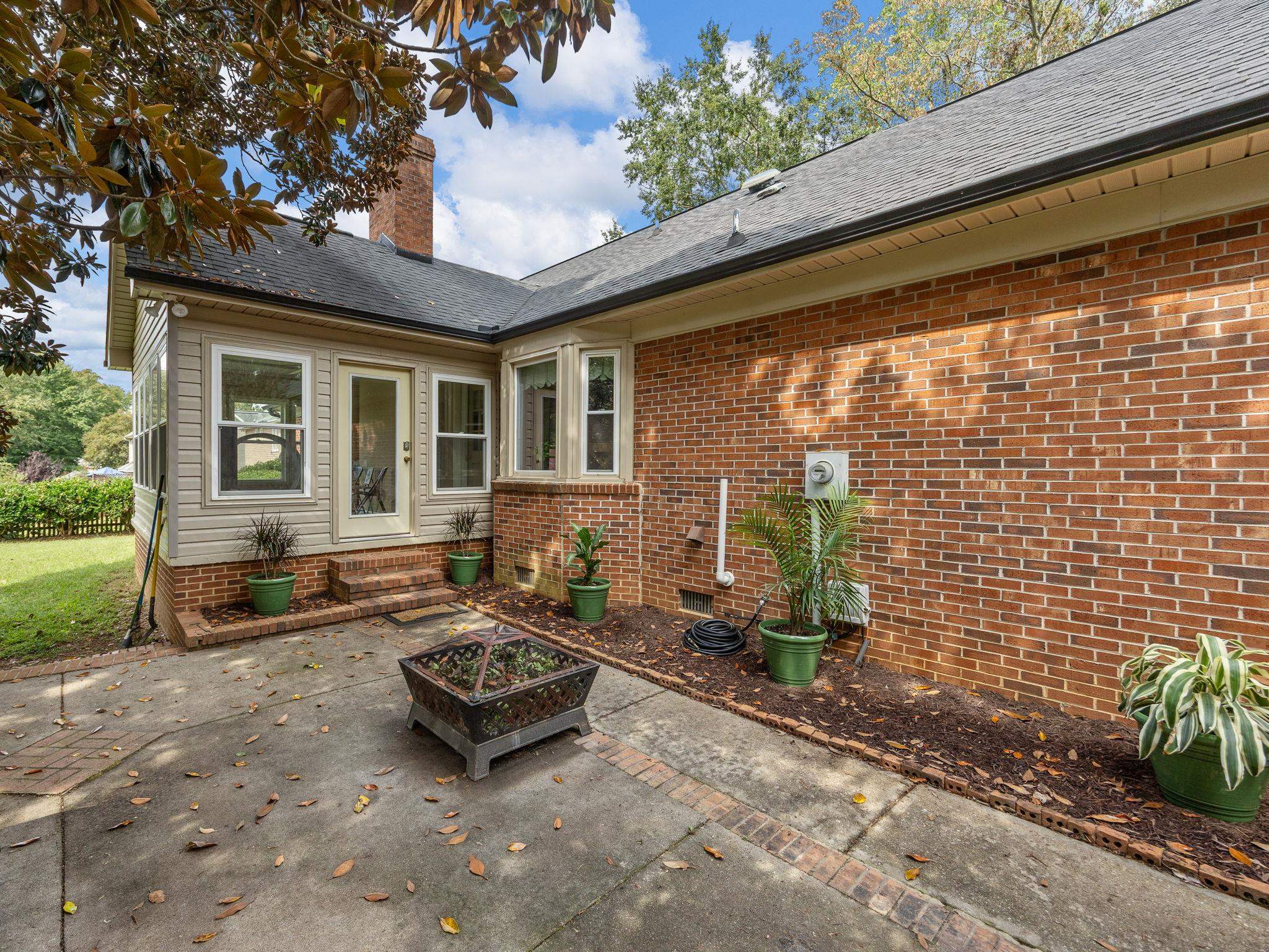 1216 Shoresbrook Road Spartanburg, SC 29301 - Photo 36 of 42 Gallery Image 36