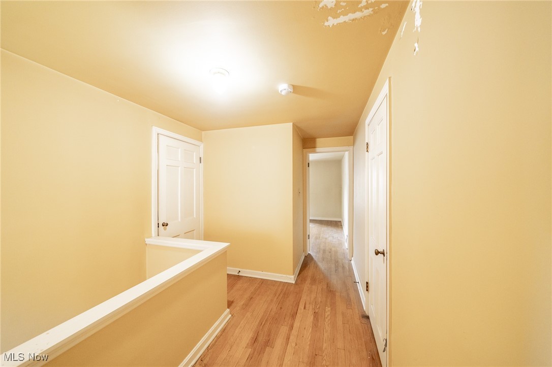 1500 Brainard Road Cleveland, OH 44124 - Photo 9 of 17 Second Floor Hall to master bedroom and bonus room