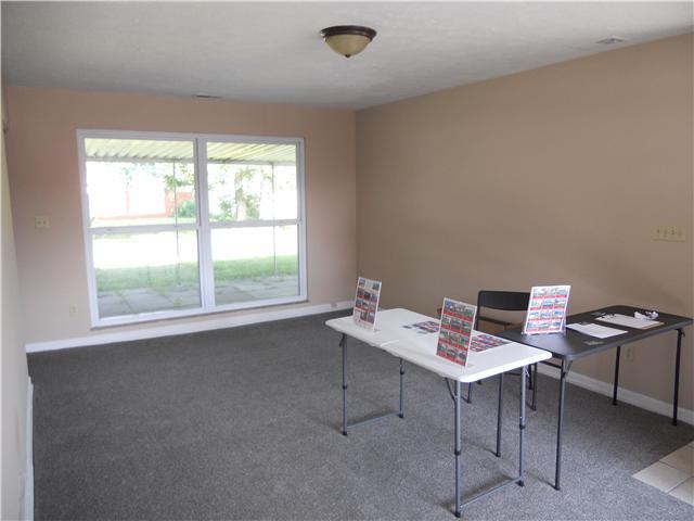 263 South Hamilton Road Columbus, OH 43230 - Photo 2 of 12
