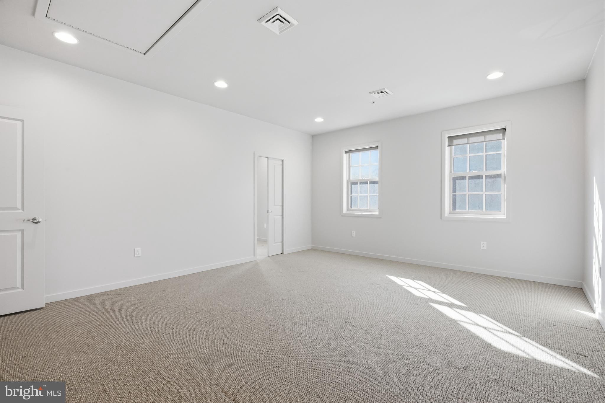 118 Bancroft Mills Road Wilmington, DE 19806 - Photo 33 of 36 an empty room with windows