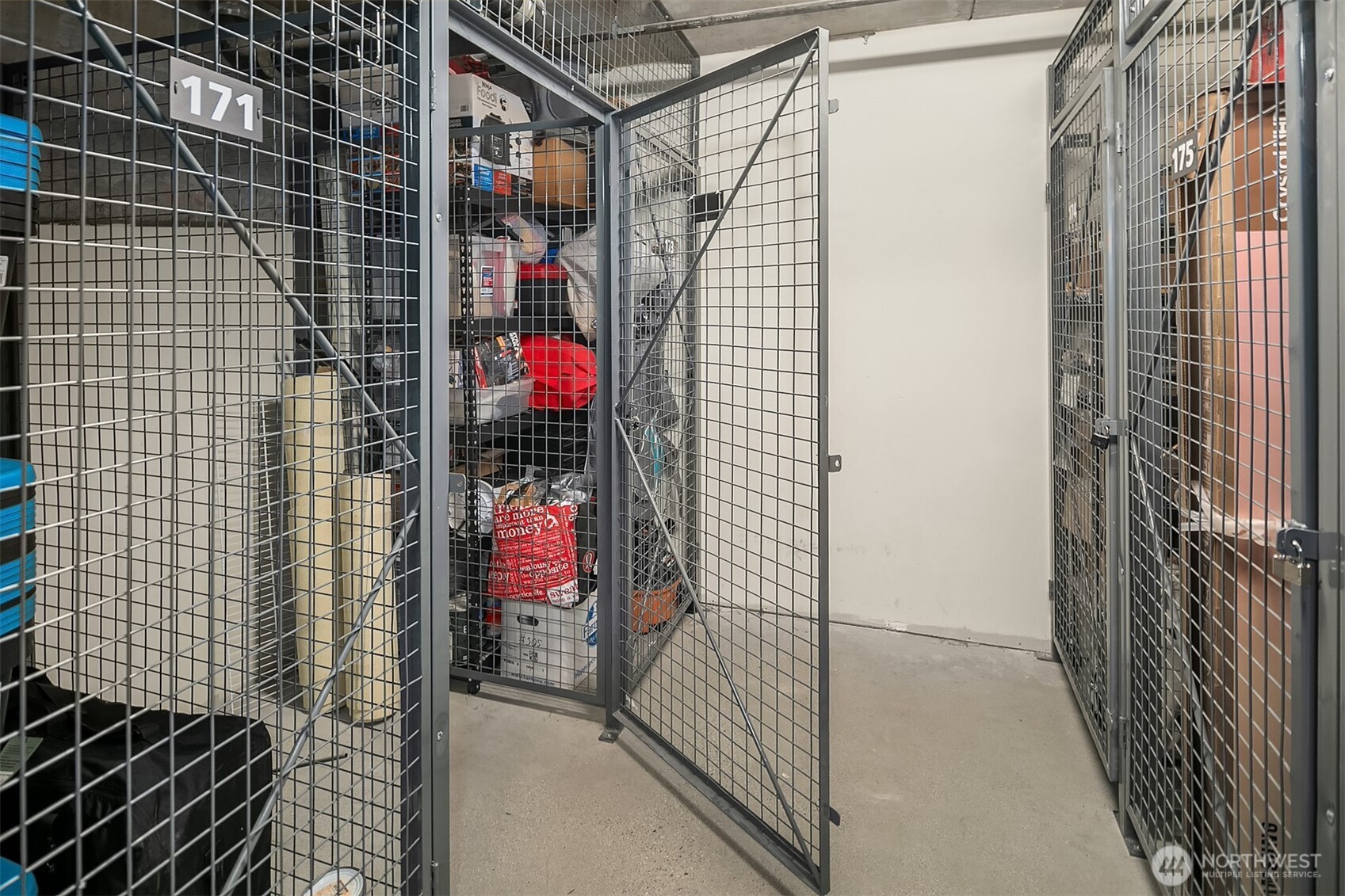 76 Cedar Street, Unit 405 Seattle, WA 98121 - Photo 29 of 32