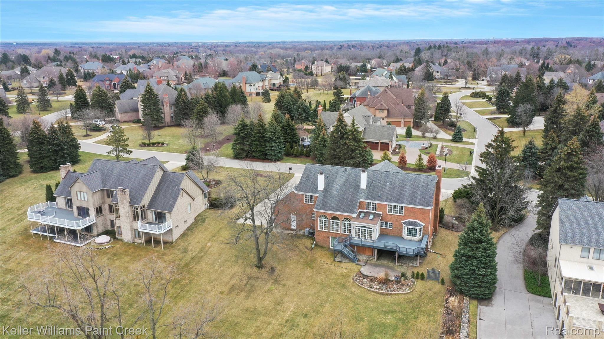 5678 Murfield Drive Rochester, MI 48306 - Photo 6 of 62 DJI_0121.JPG