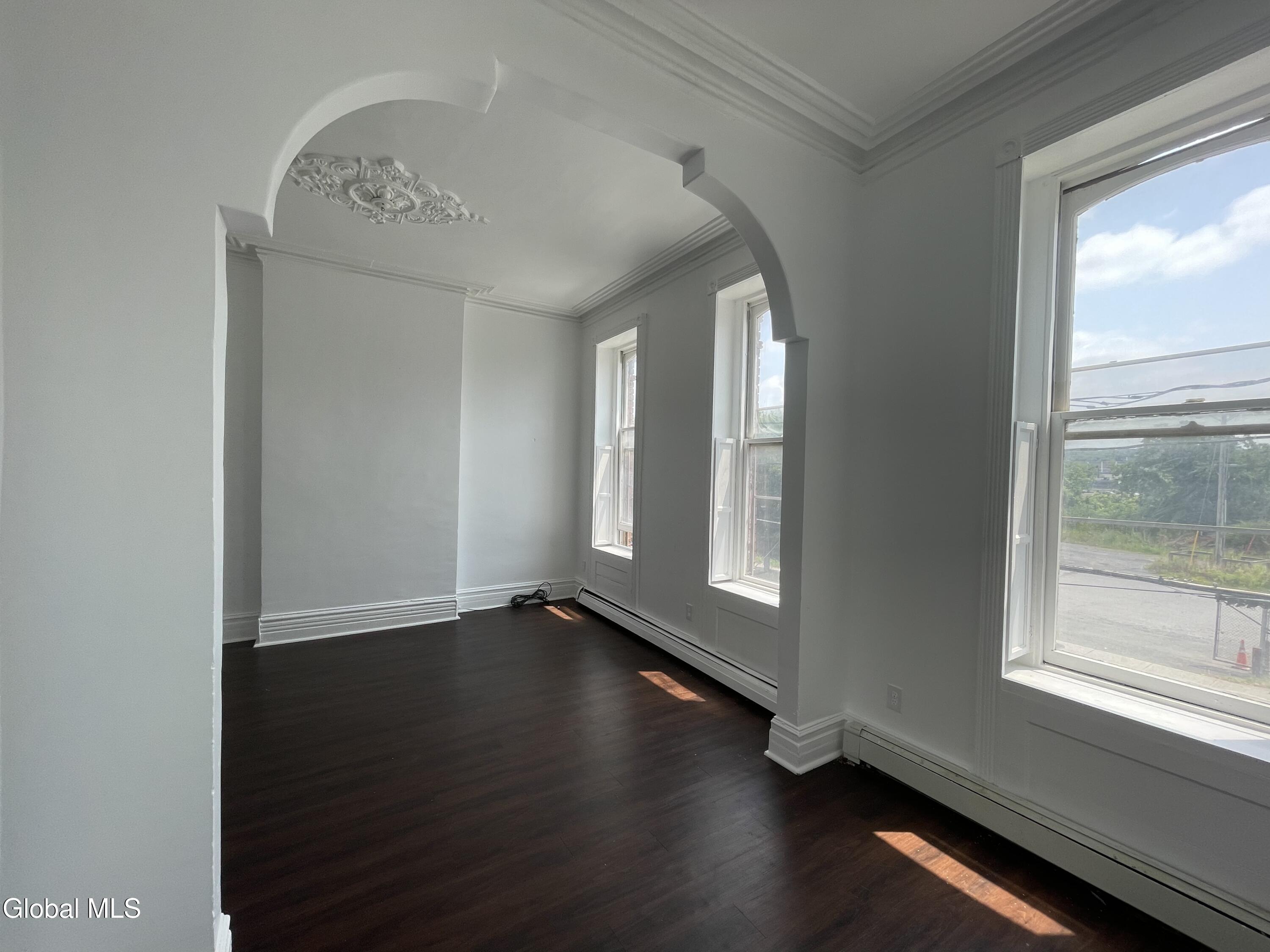 475 South Pearl Street, Unit 2 Albany, NY 12202 - Photo 4 of 15 72D0C0FE-8CF9-4AEB-AD7E-E9A3D9133543