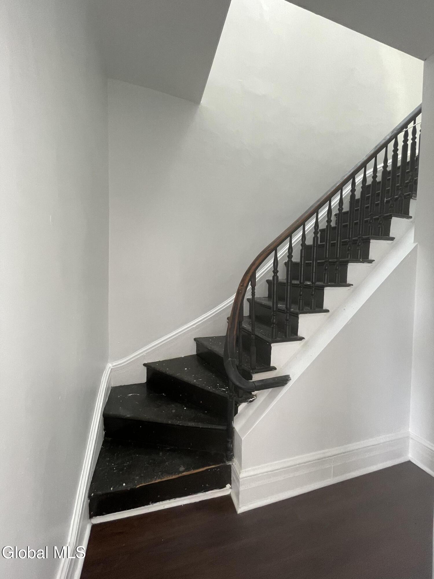 475 South Pearl Street, Unit 2 Albany, NY 12202 - Photo 8 of 15 54F9B79D-65D0-481A-B4D2-6AD01510393E