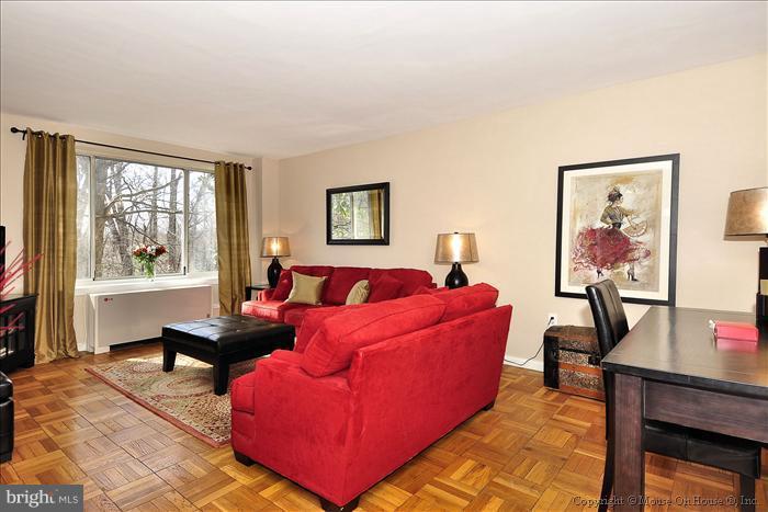 4100 W Street Northwest, Unit 314 Washington, DC 20007 - Photo 2 of 19 Living Room