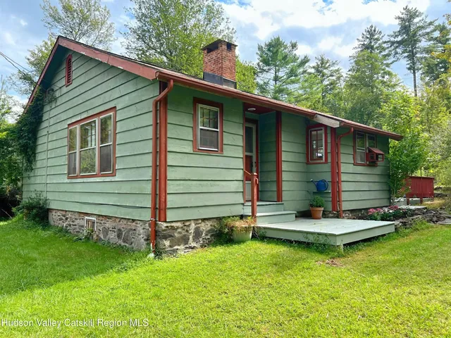 $500,000 | 2 Fern Hollow, Woodstock, NY 12498