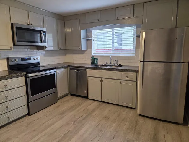 $2,000 | 501 North J Street, Unit 2, Lake Worth Beach, FL 33460