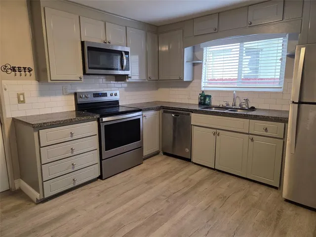 $2,000 | 501 North J Street, Unit 2, Lake Worth Beach, FL 33460