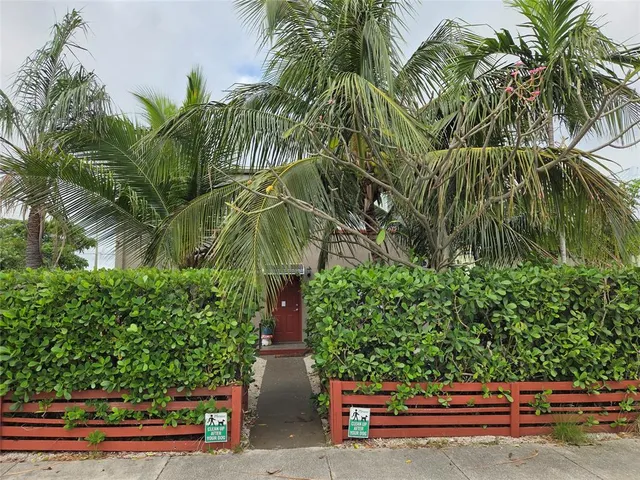 $2,000 | 501 North J Street, Unit 2, Lake Worth Beach, FL 33460