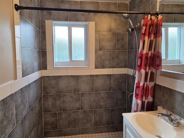 $2,000 | 501 North J Street, Unit 2, Lake Worth Beach, FL 33460