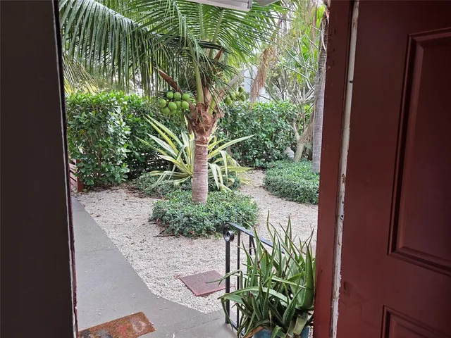 $2,000 | 501 North J Street, Unit 2, Lake Worth Beach, FL 33460