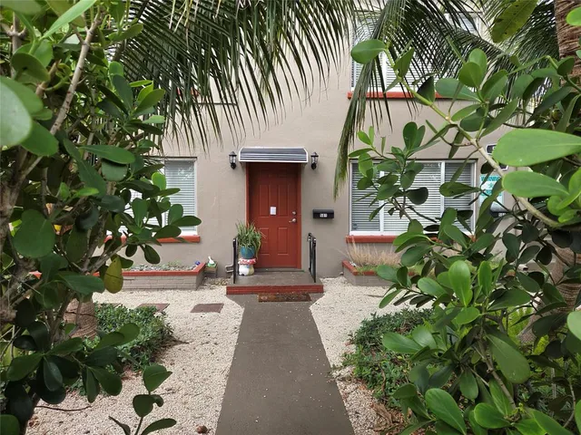 $2,000 | 501 North J Street, Unit 2, Lake Worth Beach, FL 33460