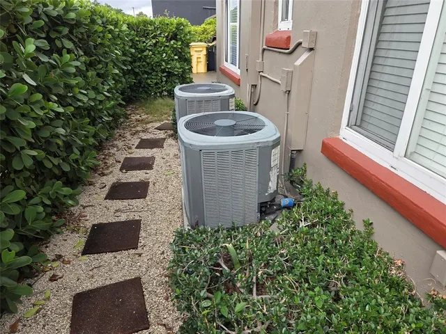 $2,000 | 501 North J Street, Unit 2, Lake Worth Beach, FL 33460
