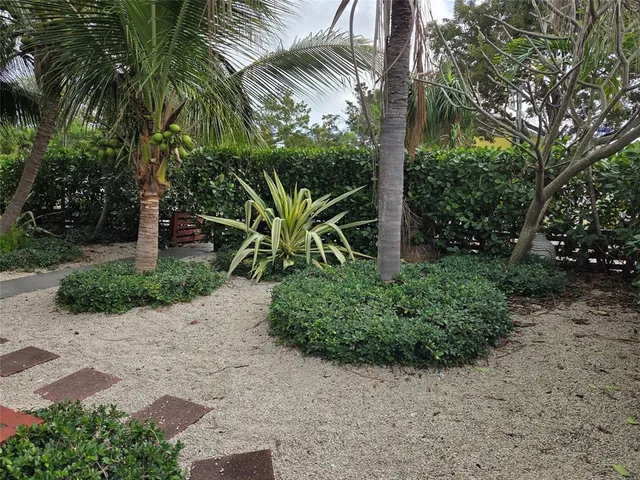 $2,000 | 501 North J Street, Unit 2, Lake Worth Beach, FL 33460