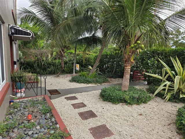 $2,000 | 501 North J Street, Unit 2, Lake Worth Beach, FL 33460