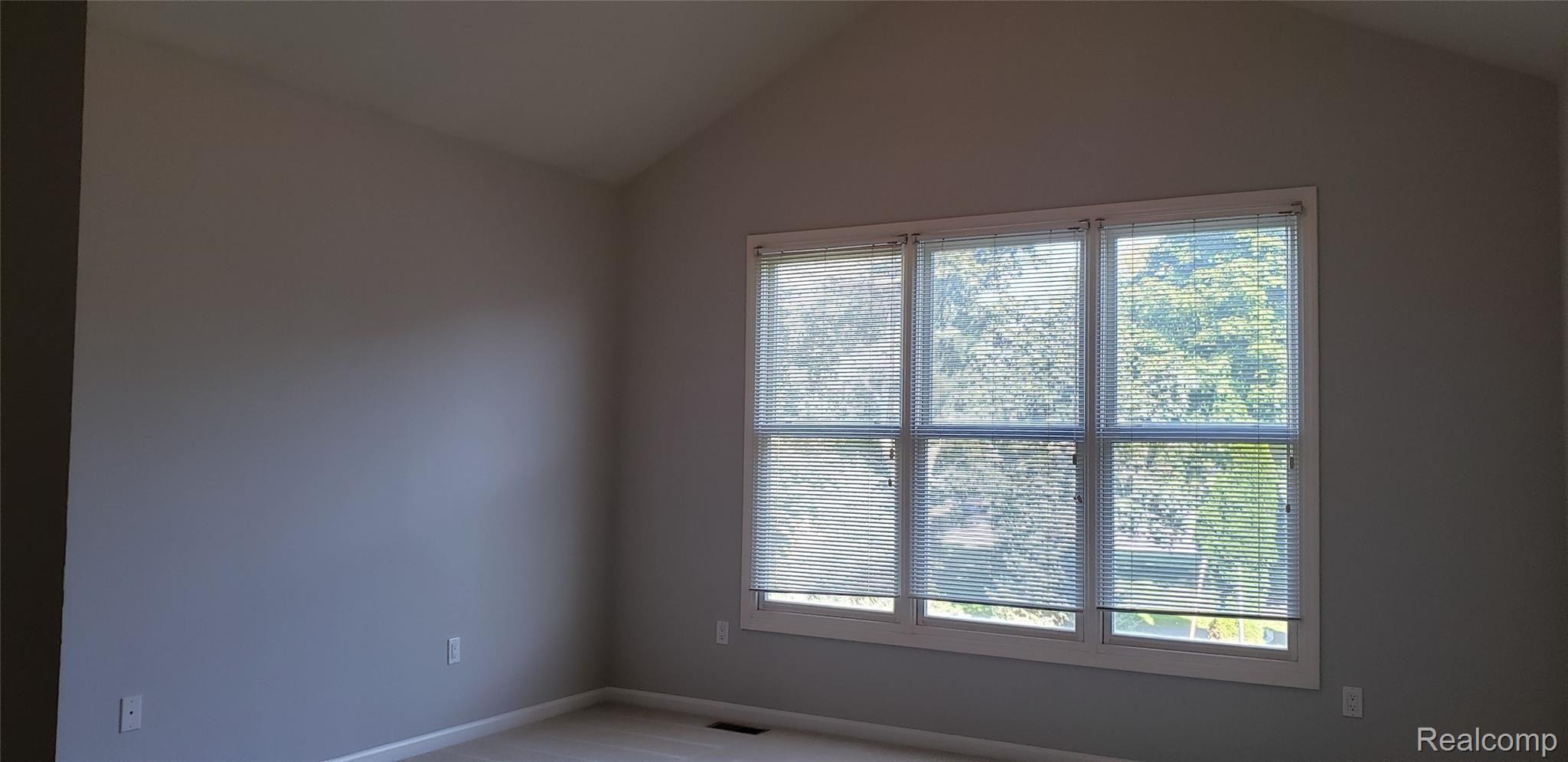 4599 Chatford Court Rochester, MI 48306 - Photo 22 of 46 20200921_162743.jpg