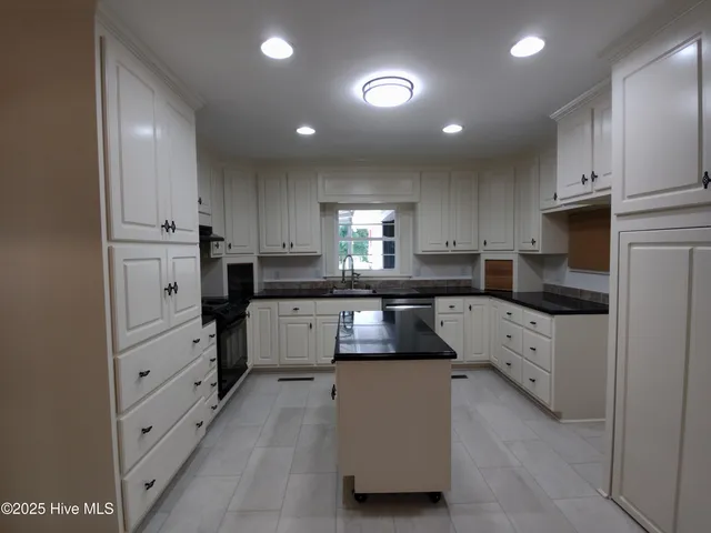 $300,000 | 1109 Treemont Road Northwest, Wilson, NC 27896