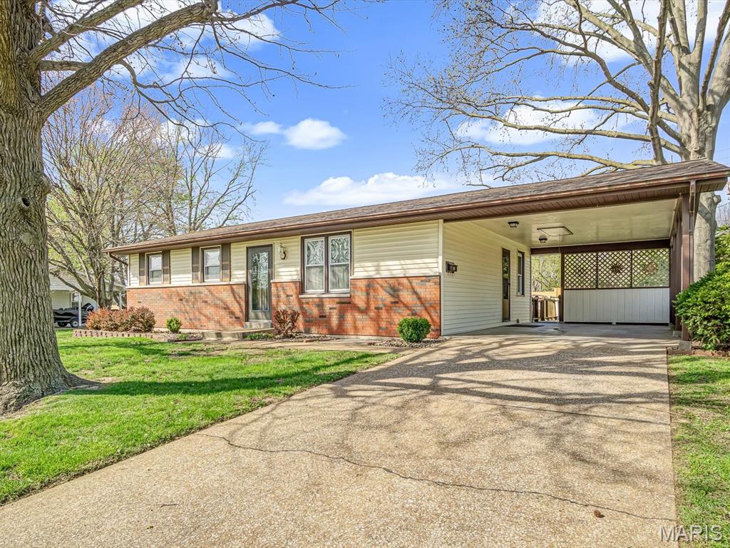 627 Mark Drive Waterloo, IL 62298 - Photo 3 of 29