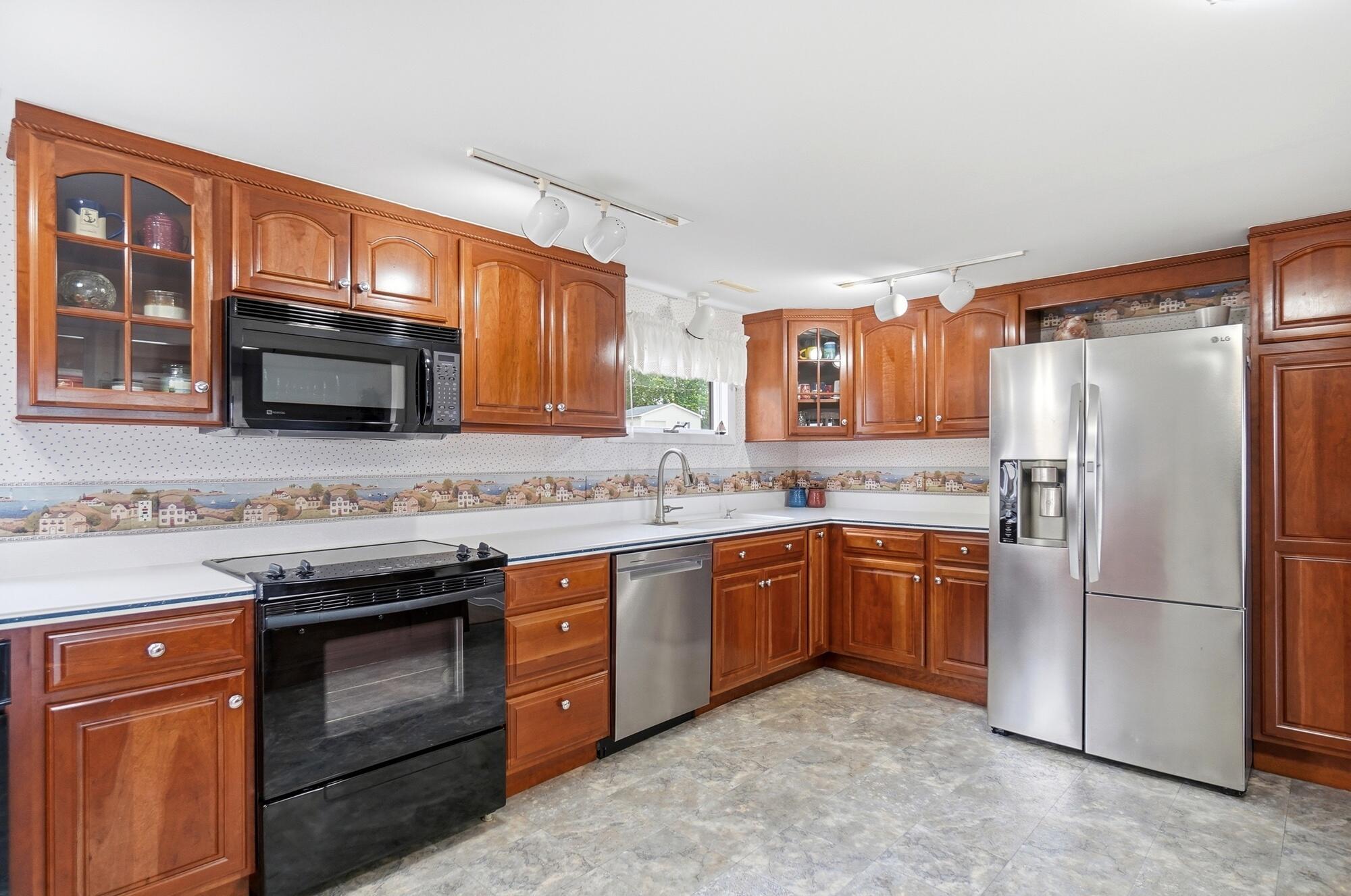 3250 South Bank Road Northeast Millersport, OH 43046 - Photo 15 of 79 Kitchen - 3250 South Bank Road NE, Millersport, OH 43046