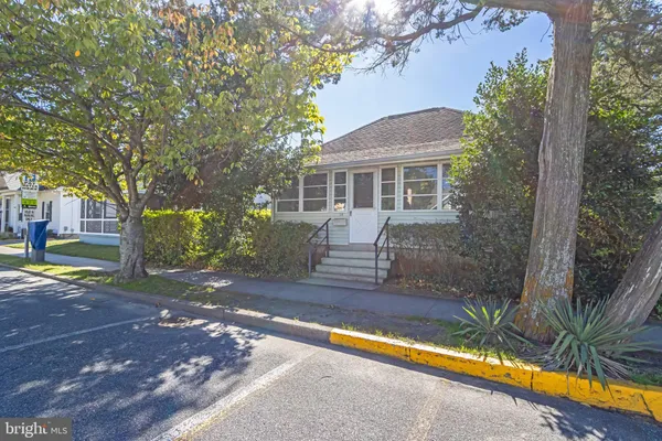 $2,100,000 | 28 Delaware Avenue, Rehoboth Beach, DE 19971