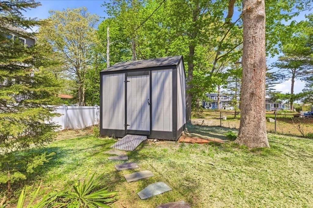 64 Rose Point Avenue Wareham, MA 02576 - Photo 11 of 37