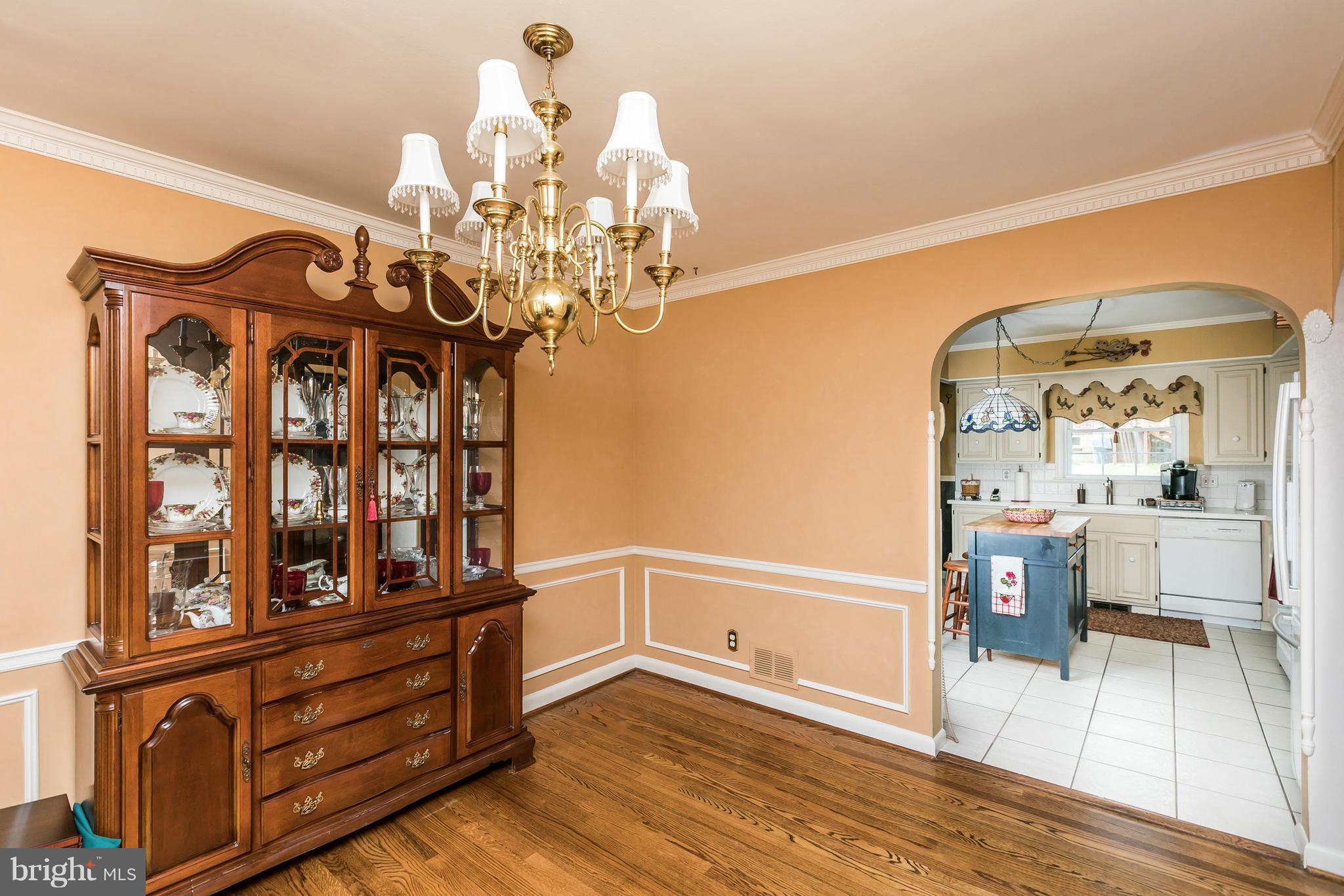 9815 Russellwood Road Baltimore, MD 21237 - Photo 11 of 23 Dining Room