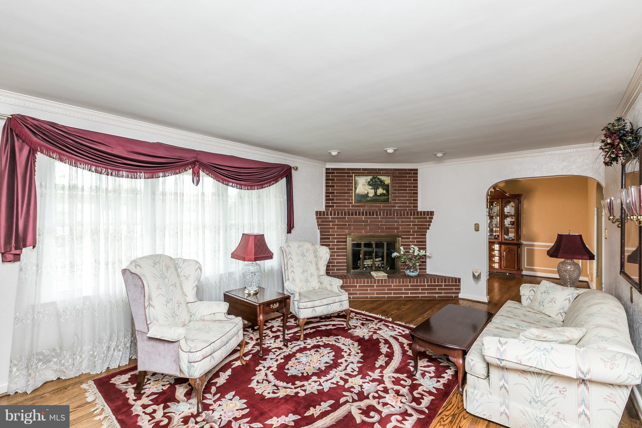 9815 Russellwood Road Baltimore, MD 21237 - Photo 13 of 23 Living Room