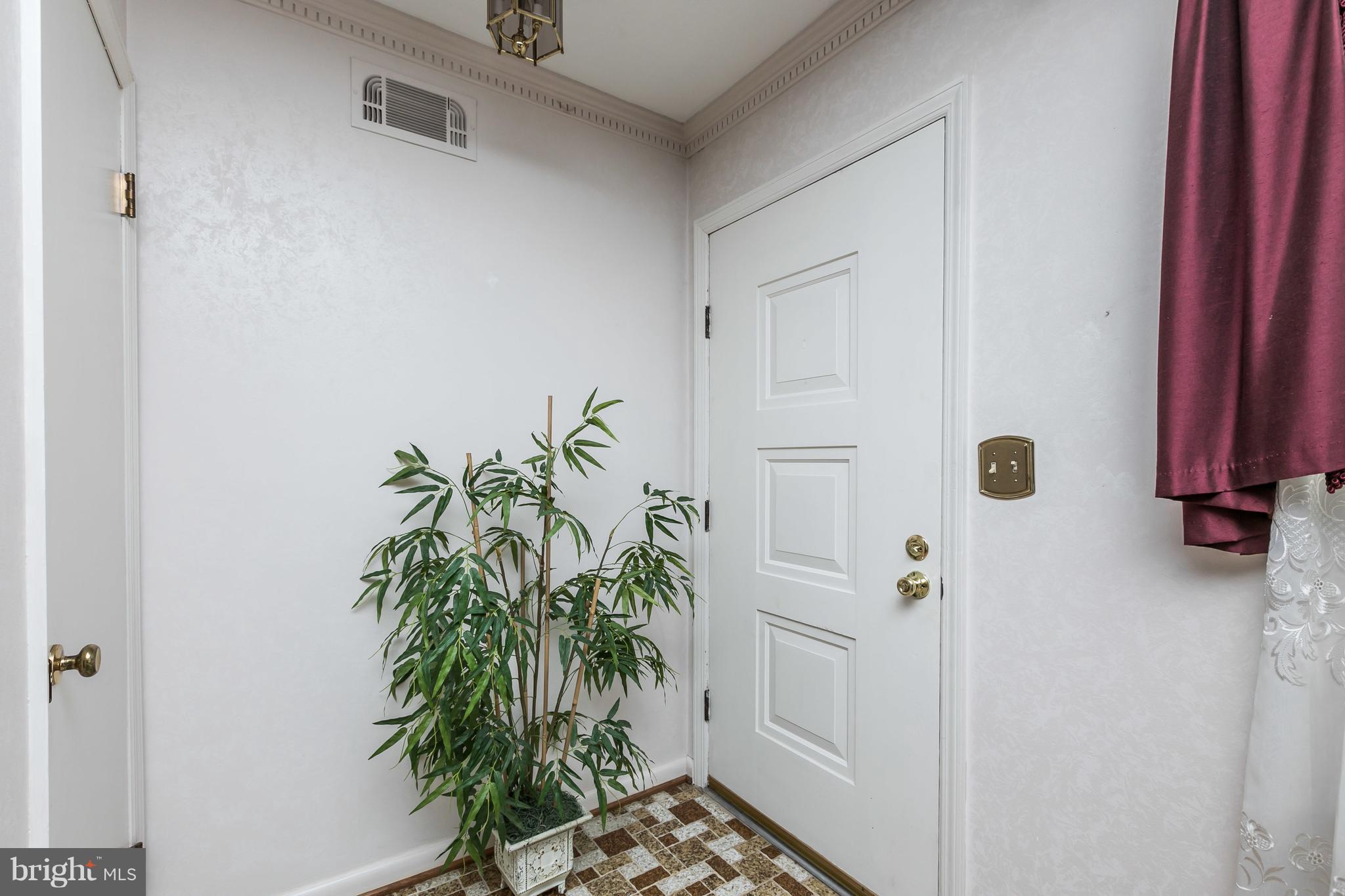 9815 Russellwood Road Baltimore, MD 21237 - Photo 18 of 23 Interior (General)