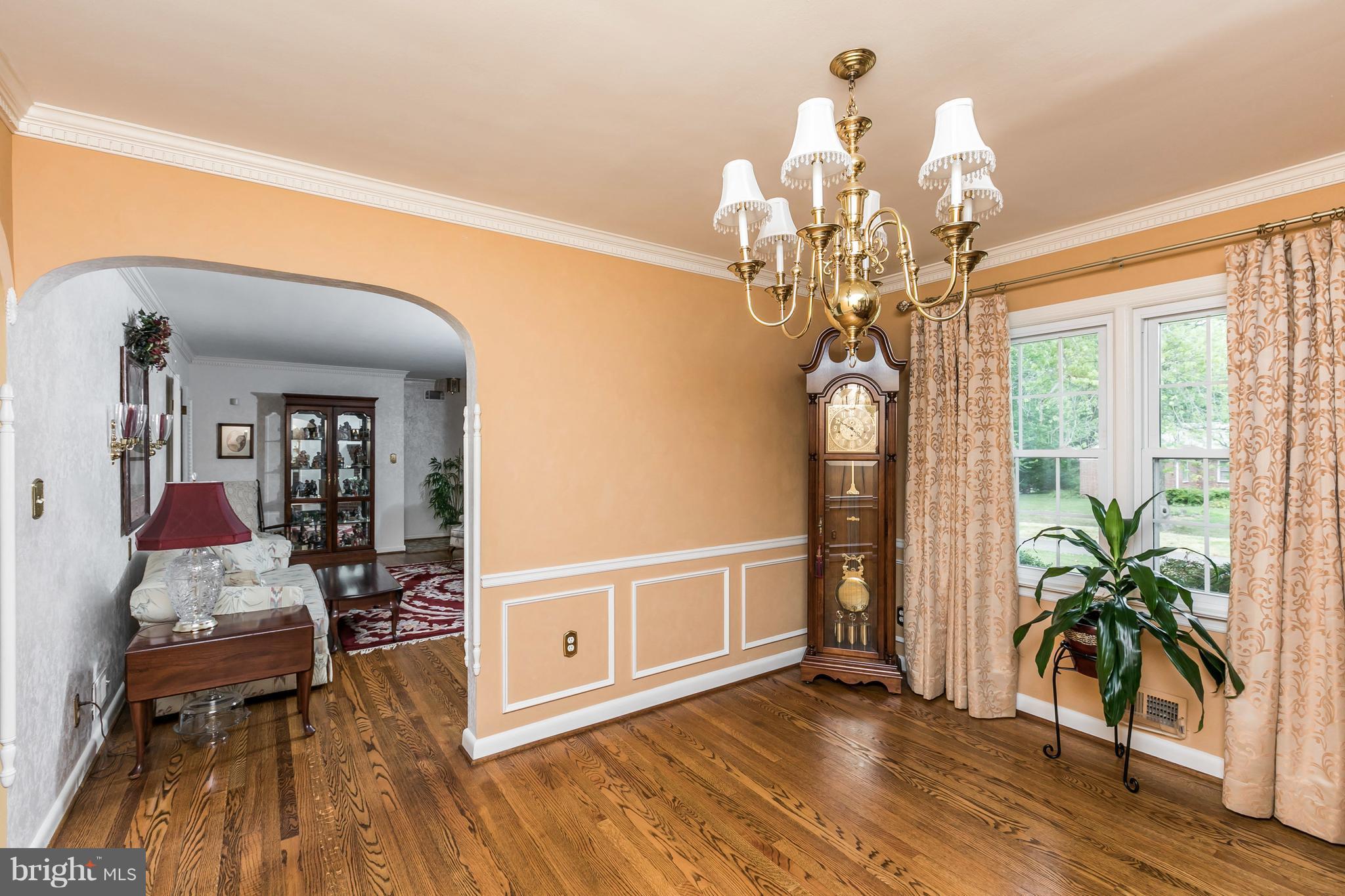 9815 Russellwood Road Baltimore, MD 21237 - Photo 10 of 23 Dining Room