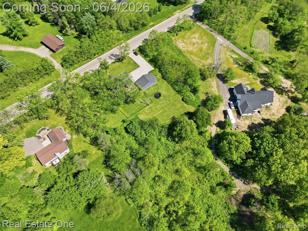 879 North Hacker Road Howell, MI 48843 - Photo 8 of 54