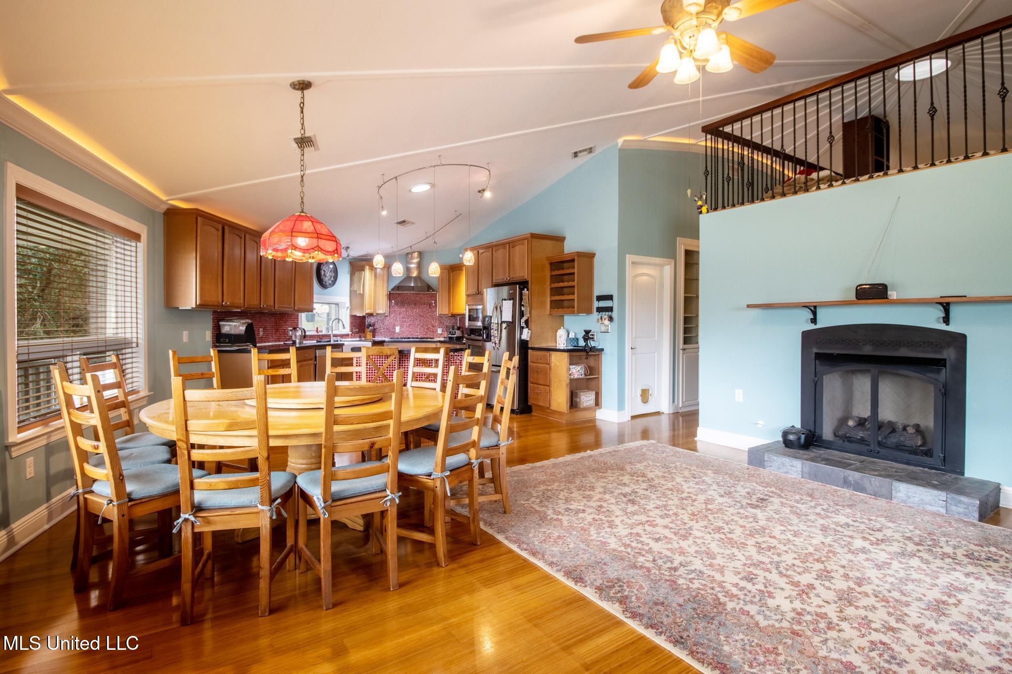 309 Lemoyne Road Pass Christian, MS 39571 - Photo 4 of 32 Kitchen/Dining