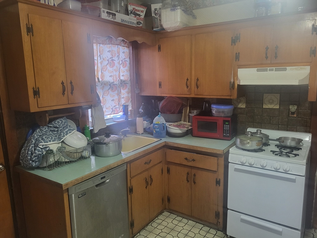 9 Partridge Terrace Everett, MA 02149 - Photo 8 of 29