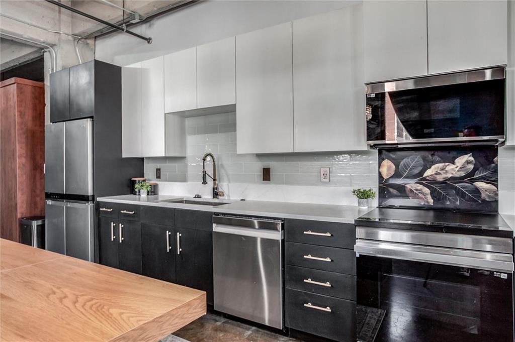 360 West Pershing Road, Unit 110 Kansas City, MO 64108 - Photo 11 of 24