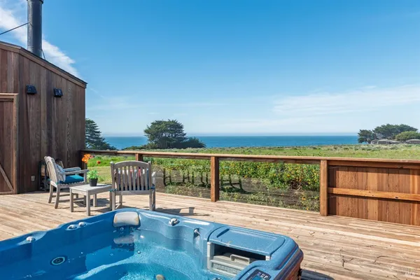 a view of a back yard from a backyard
