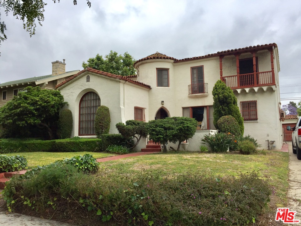 2002 Buckingham Road Los Angeles, CA 90016 - Photo 2 of 12 Gallery Image 2