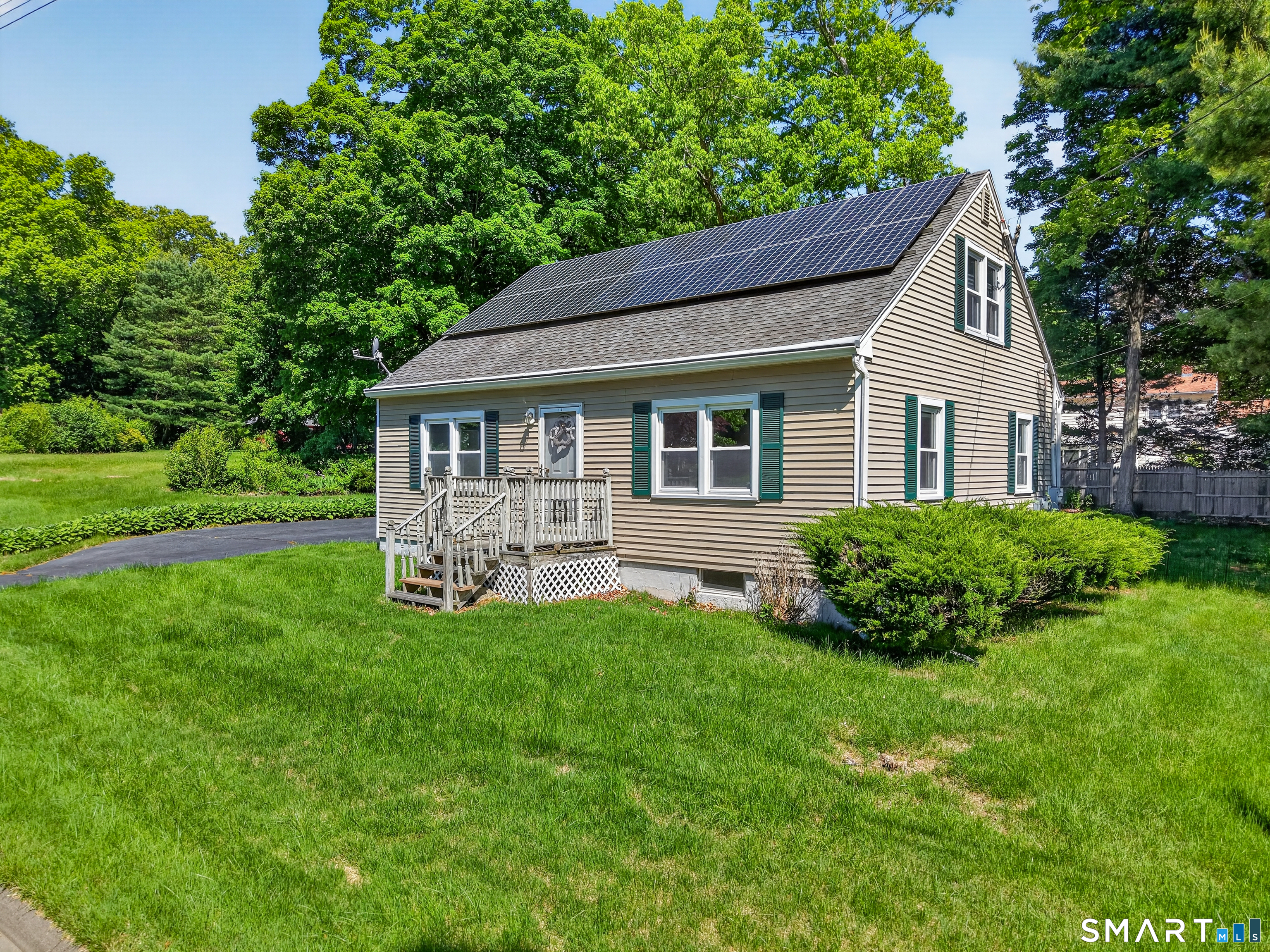 14 Oakwood Lane Clinton, CT 06413 - Photo 1 of 40